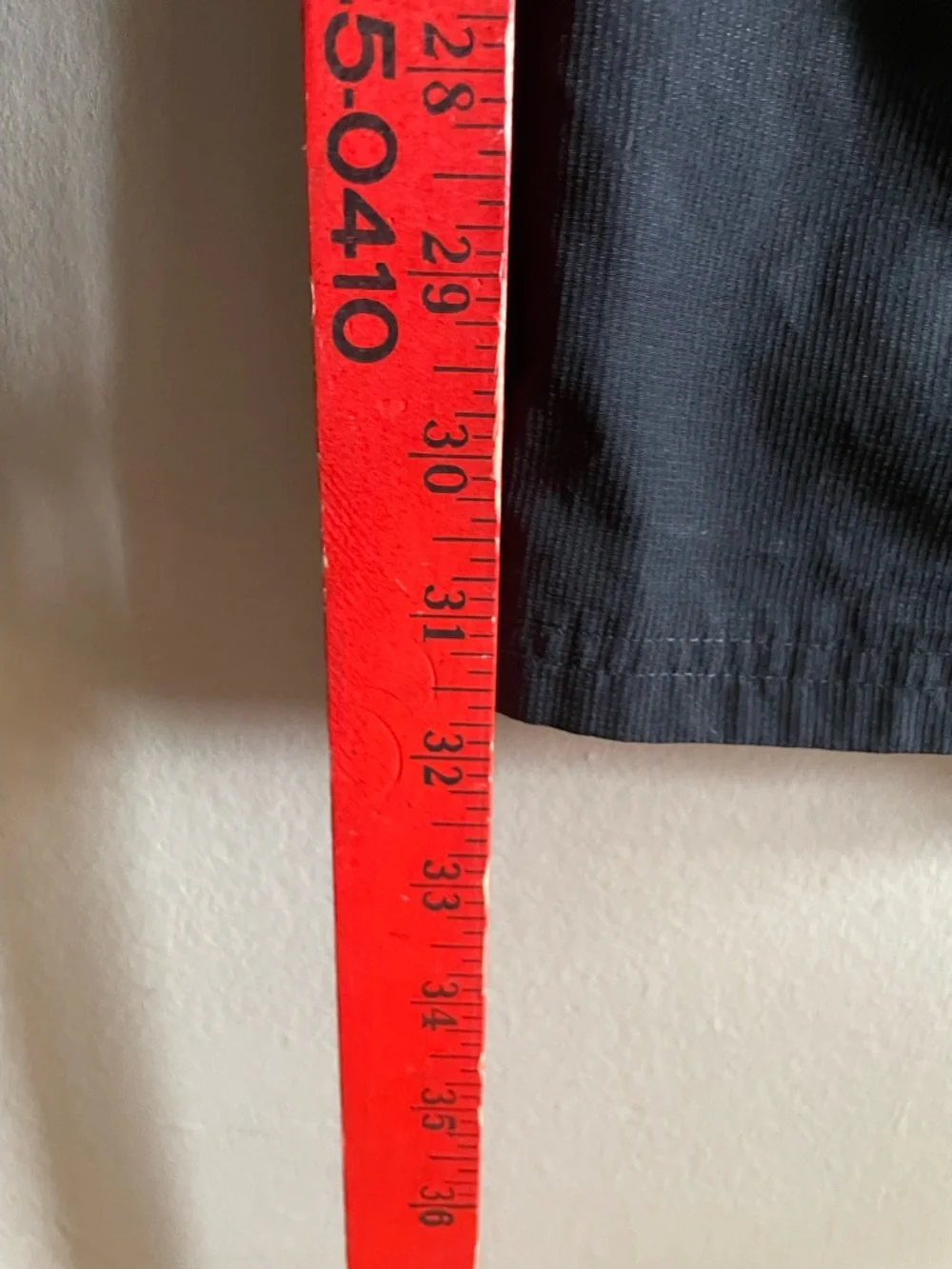 Under Armour Black Lightweight Track Pants – Size Small GUC *Flaw - Picture 16 of 16